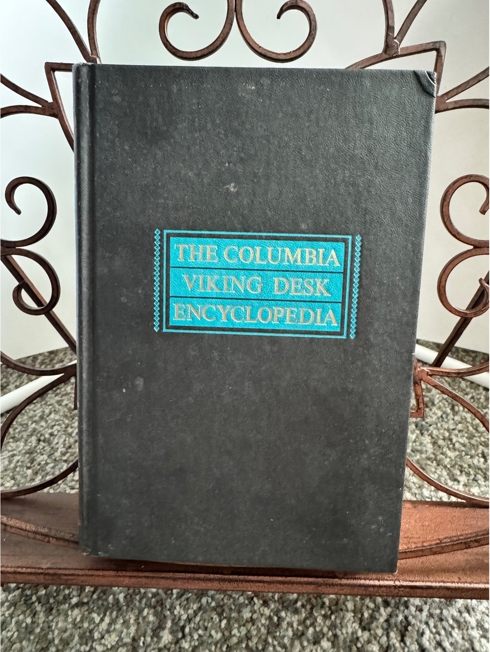 The Columbia Viking Desk Encyclopedia - Second Edition 1960 Hardcover Book L-Z